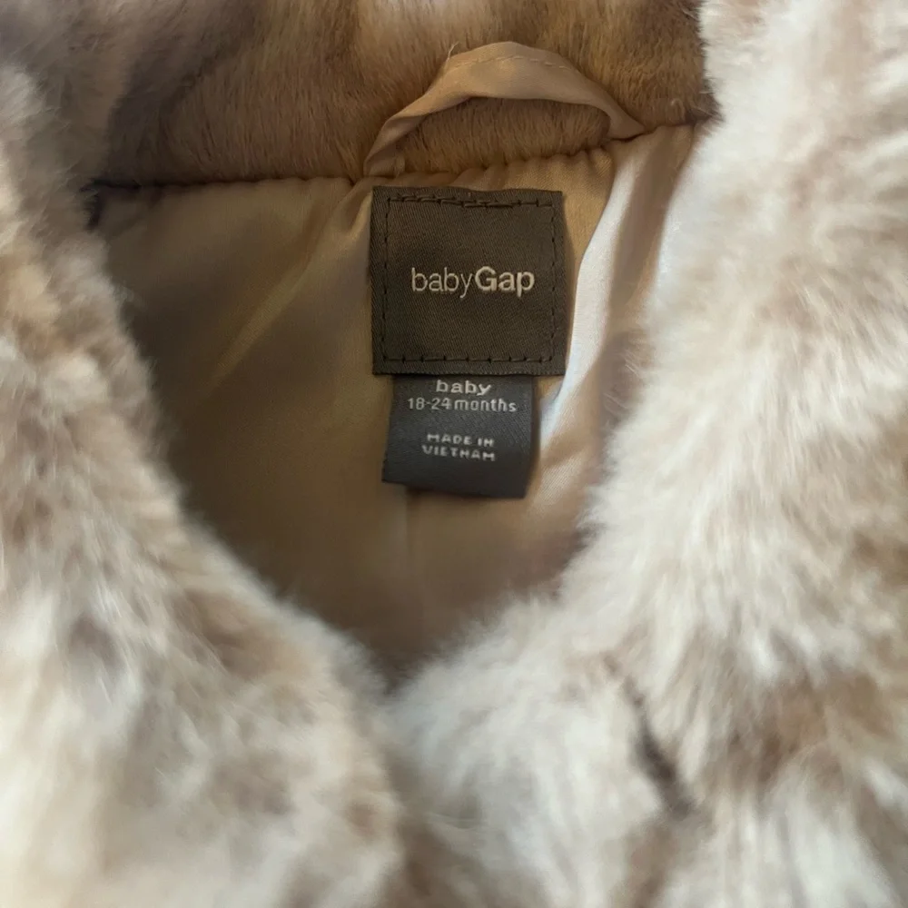 Baby Gap faux‎ fur jacket